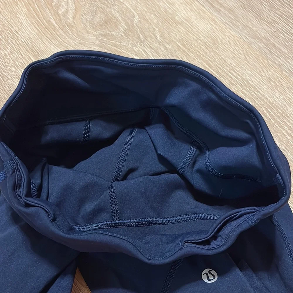 Lululemon Crop Leggings size 4 B3 - Picture 4 of 4